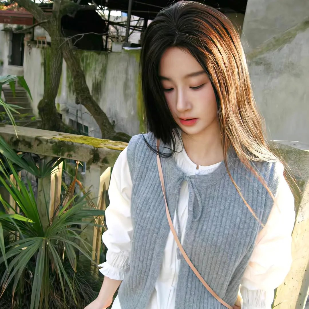 白衣校花与大长腿2